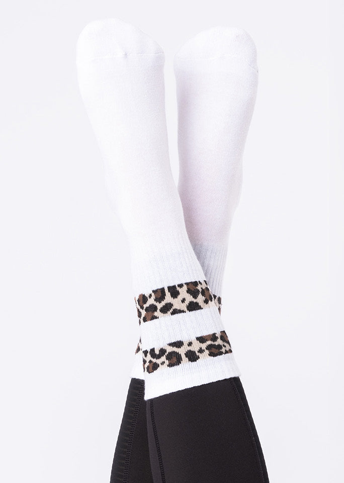 Occulto Lookbook Titelbild, Leo-Print Socken